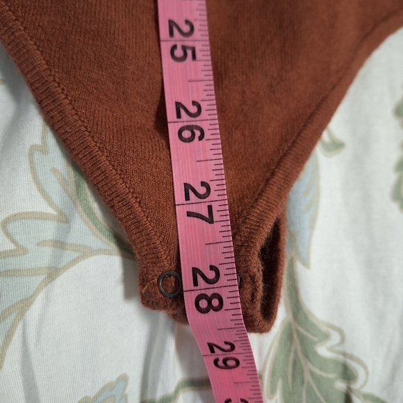 An Abercrombie and Fitch body suit in a size an XL. EUC. - Picture 6 of 6